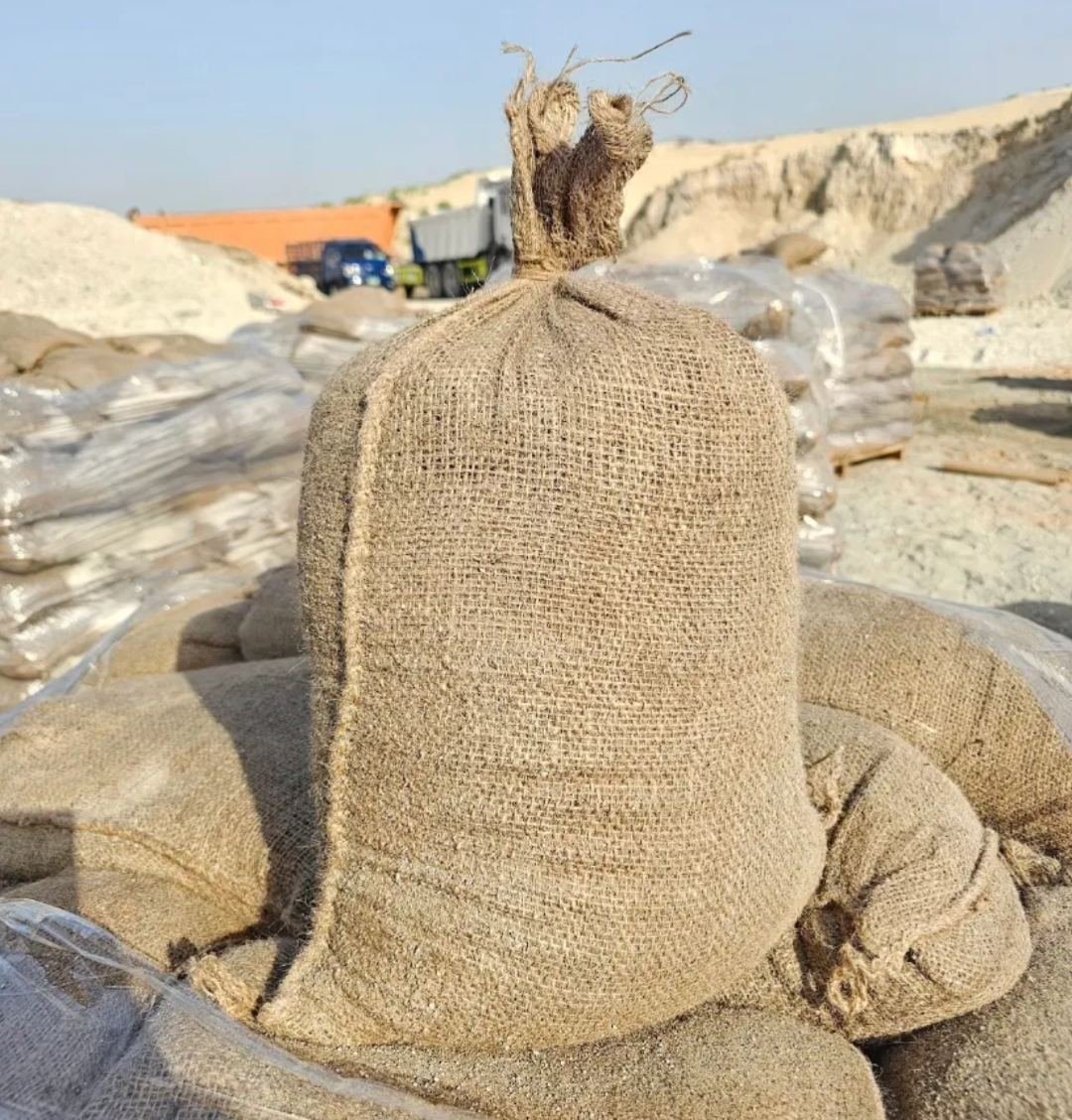 Hessian sand bags